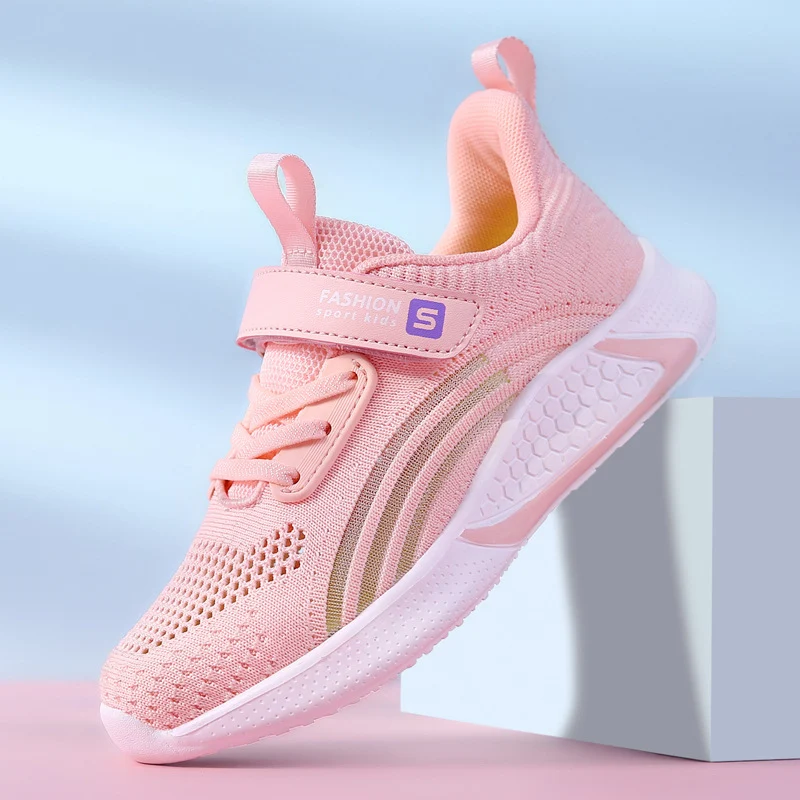 Sapatos esportivos casuais de malha respirável para crianças de meia-idade, verão novo estilo. Conforto e frescor para atividades e passeios no verão.