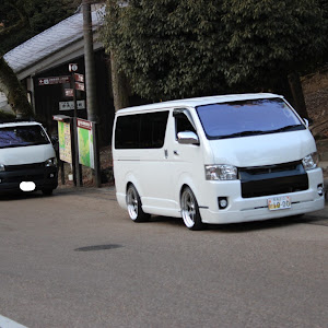 ハイエースバン TRH200V