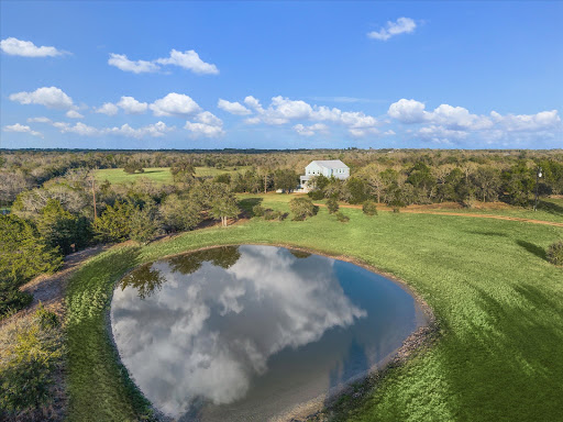 Farmhouse with garden 2