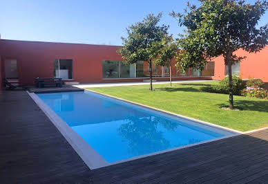 House with pool 8