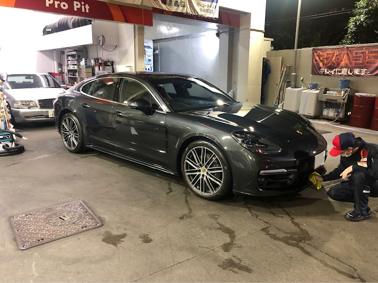 パナメーラのPanamera・ポルシェパナメーラ・ポルシェに関するカスタム事例の投稿画像1枚目