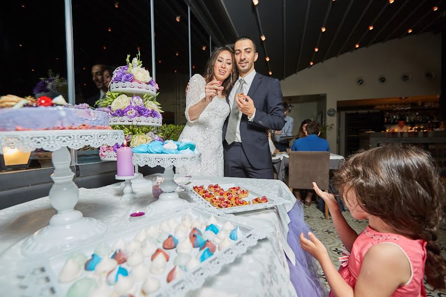 Fotógrafo de casamento Vusal Ahmadli (vusalahmadli). Foto de 10 de agosto 2017