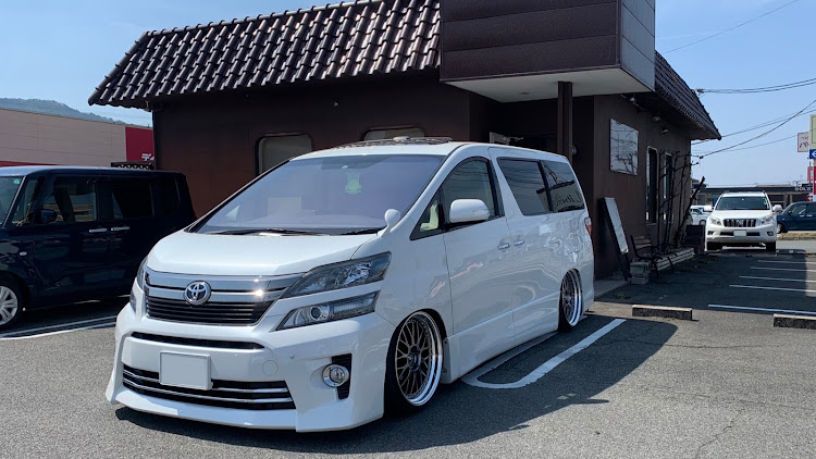 ヴェルファイアの車好きな人と繋がりたい・目指せPickUpCars・車高調派・アルヴェル好きと繋がりたい・洗車に関するカスタム事例の投稿画像1枚目