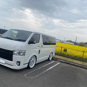 ハイエースバン TRH200V