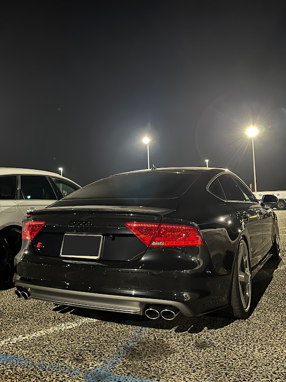 A8のコロナに負けるな❗頑張ろう日本❗・コラボお誘いお待ちしております・アウディ好きな人と繋がりたい・海ほたるPA・いつもイイネ&コメントありがとうございます🙇‍♂️に関するカスタム事例の投稿画像13枚目
