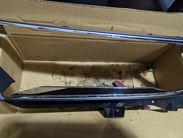 RAV4の作業灯交換・ＤＩＹ作業・ヘッドライトカスタム加工・構想中・いつもイイネ&コメントありがとうございます🙇‍♂️に関するカスタム事例の投稿画像5枚目