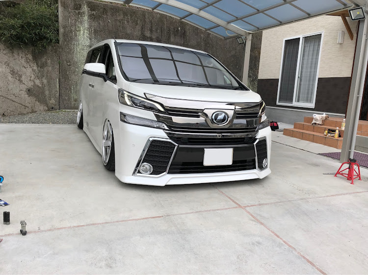 アルファードのfura factory・けんのじ〜・黒八・女帝maaaami・DIYに関するカスタム事例の投稿画像12枚目