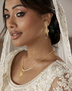 A gorgeous bridal set in yellow gold from Sterns' Eastern Promise collection.