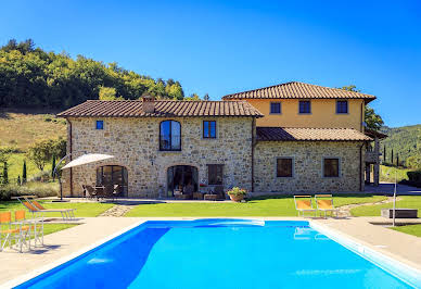 Villa with pool and garden 5