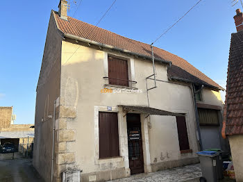 maison à Saint-Amand-Montrond (18)