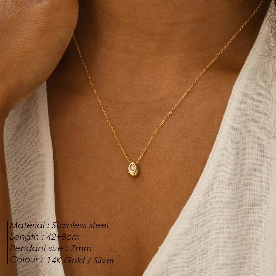 Title 6, Collier rond en zircon avec motif géométrique f...