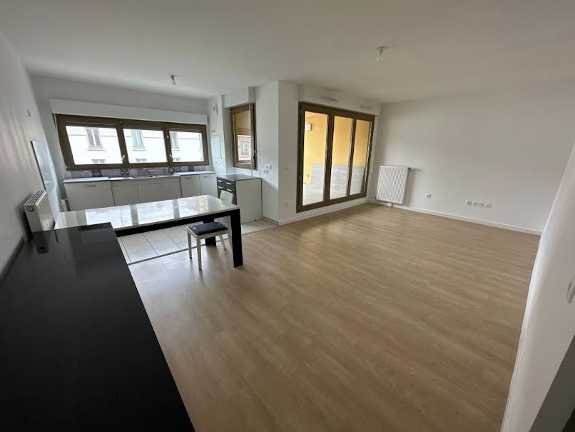 Location  appartement 3 pièces 67 m² à Saint-Denis (93200), 1 200 €