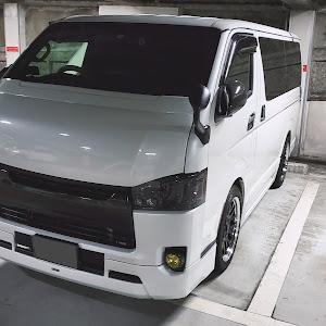 ハイエースバン TRH200V