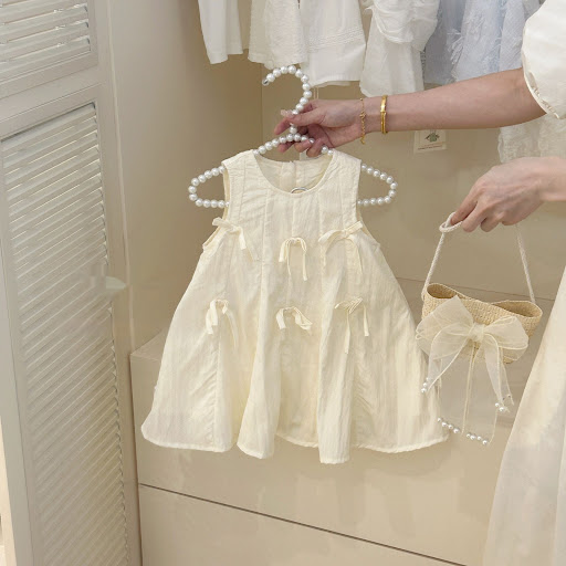 5790 French Style Bow Skirt
