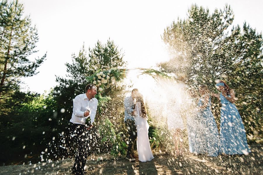 Fotografo di matrimoni Anton Gumil (gumilanton). Foto del 25 luglio 2017