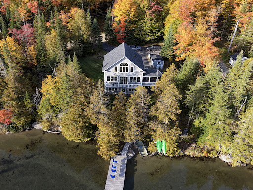 Luxury house for sale in Westmore (United States) - House with lake view and autumn trees
