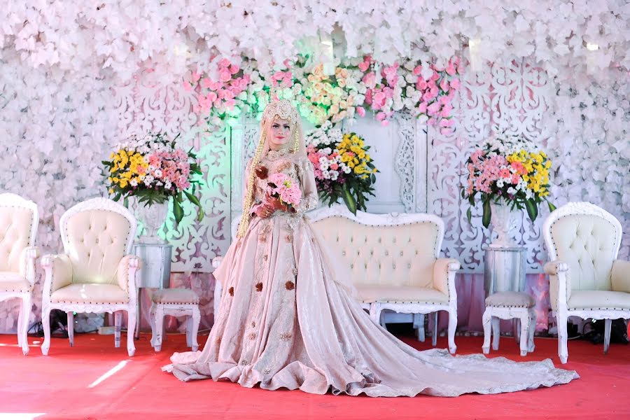 Wedding photographer Ridlo Studio (ridlotokstoks). Photo of 21 June 2020