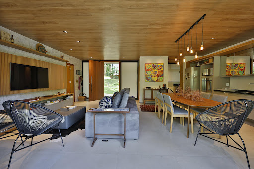 Maison avec piscine et jardin 5