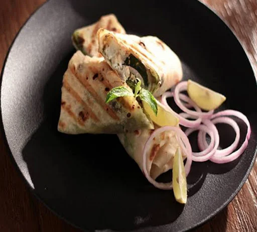 Malai Paneer Tikka Roll