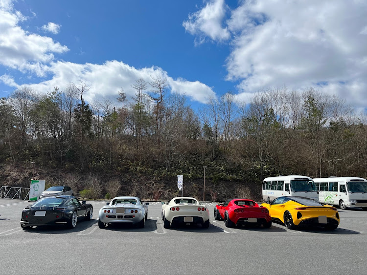 エリーゼのエミーラ・ロータス・クルマ仲間は最高・カフェセブン・アルファロメオに関するカスタム事例の投稿画像3枚目