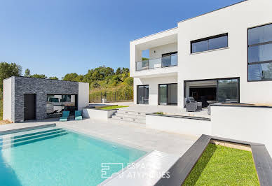 House with pool and terrace 12