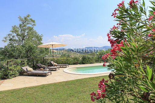 House with pool and terrace 2