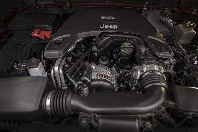 The naturally aspirated 3.6l V6 petrol engine produces modest outputs for 2022.