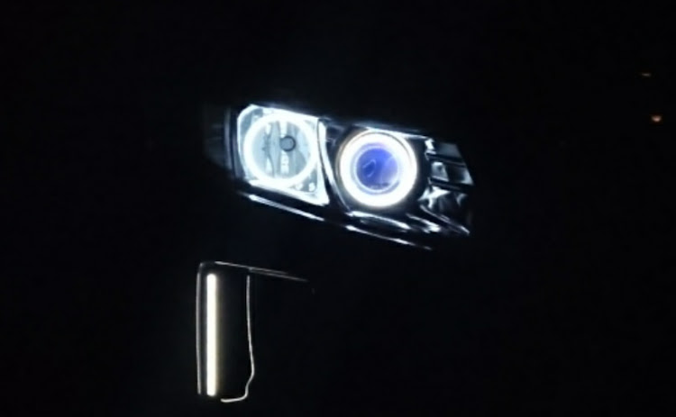 ヴォクシーのヘッドライト加工・DIY・サザエさん風・ゴールドアイ・G'sヴォクシー前期に関するカスタム事例の投稿画像6枚目