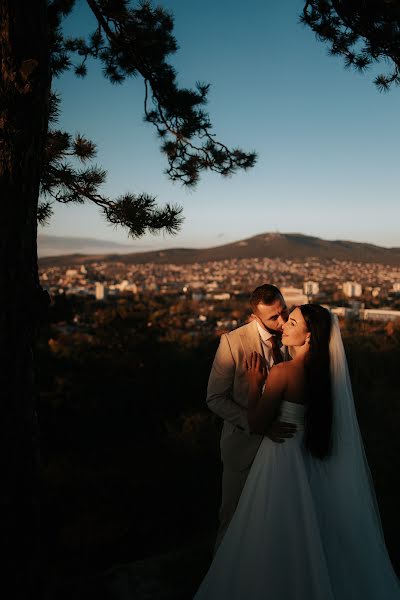 Fotografo di matrimoni Robert Gálik (robertgalik). Foto del 19 aprile