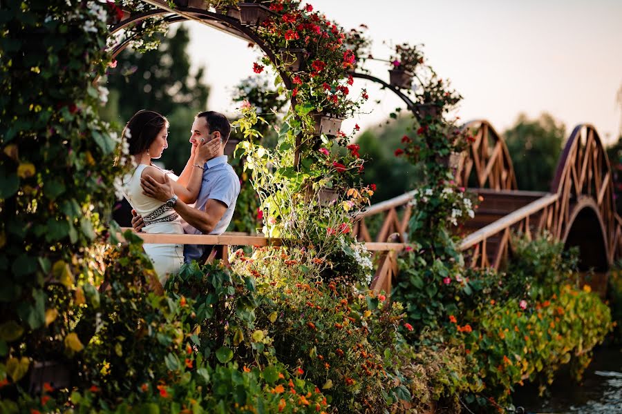 Fotografo di matrimoni Rosen Genov (studioplovdiv). Foto del 10 aprile 2019