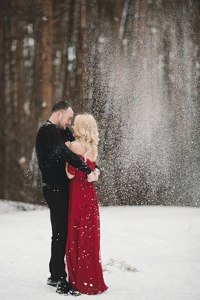 Fotógrafo de casamento Serezha Gribanov (sergeygribanov). Foto de 17 de fevereiro 2017