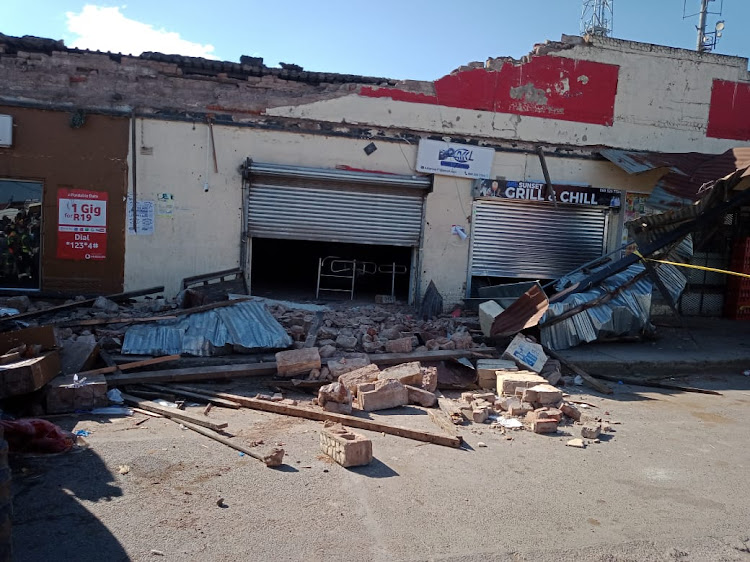 Mayor Siyabulela Zangqa said there would be an investigation into the collapse, but confirmed the building was old and not well maintained.