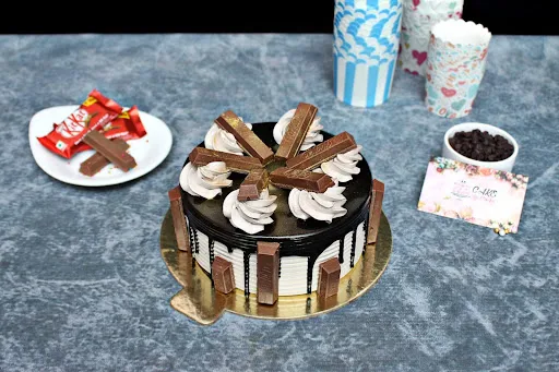 KitKat Bar Cake [500 Grams]