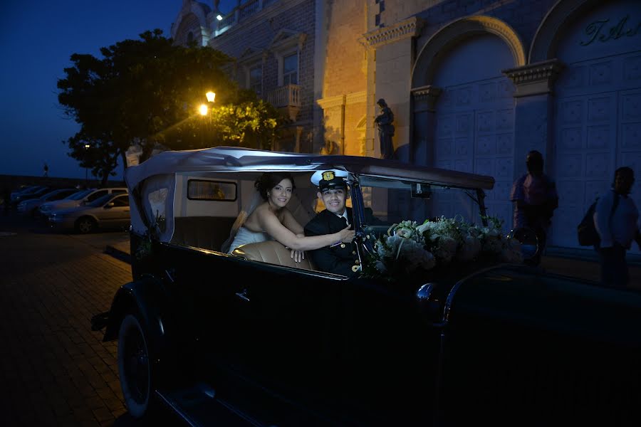 Fotografo di matrimoni Denix Canacue (canacue). Foto del 11 luglio 2018