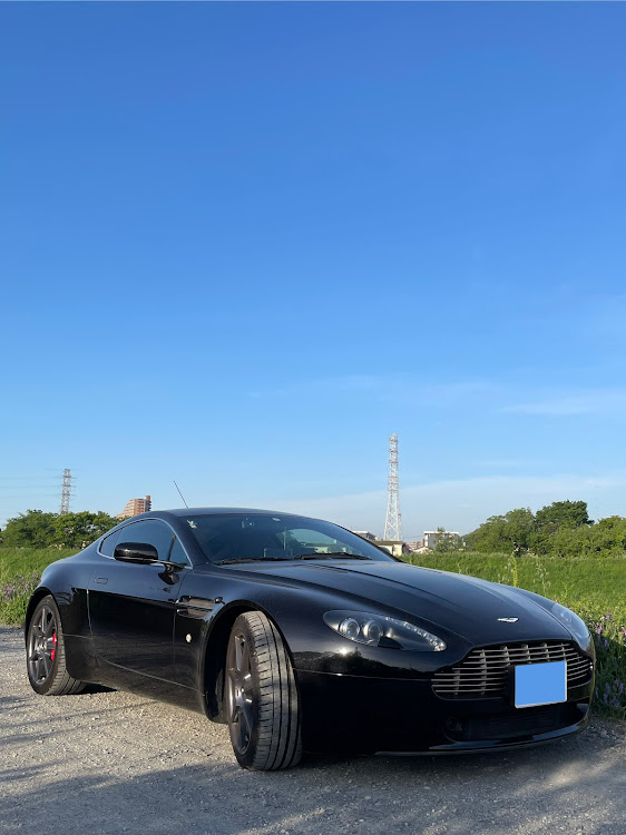 ヴァンテージ クーペのアストンマーチン　V8ヴァンテージ・休日の楽しみ♪・未舗装道路・川沿いの道に関するカスタム事例の投稿画像3枚目
