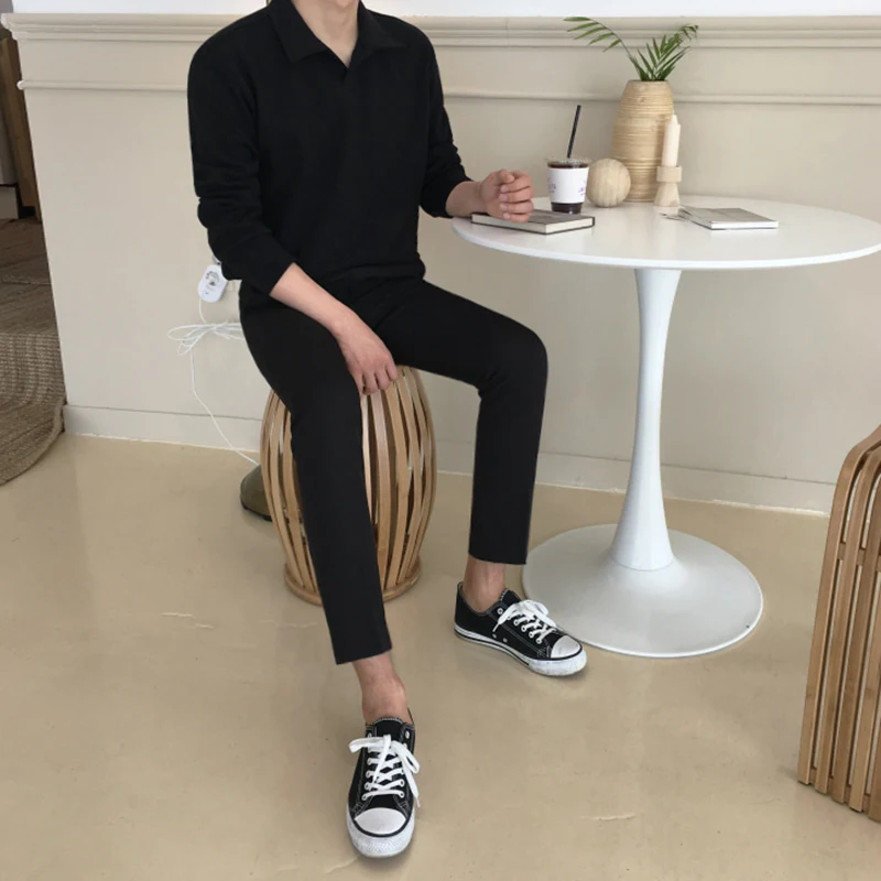 Heren T-shirt met lange mouwen en reverskraag, kleding van puur katoen. Comfortabel, ademend, ideaal voor een casual en stijlvolle look.