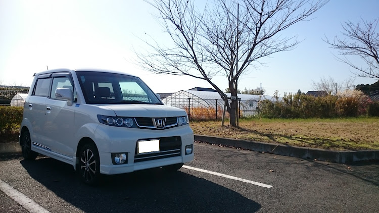 ゼストスパークのとある駐車場での撮影🚗✨・今日の思い出・ソロ撮影会に関するカスタム事例の投稿画像2枚目