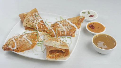 Spicy Paneer Chilli Dosa With Cheese