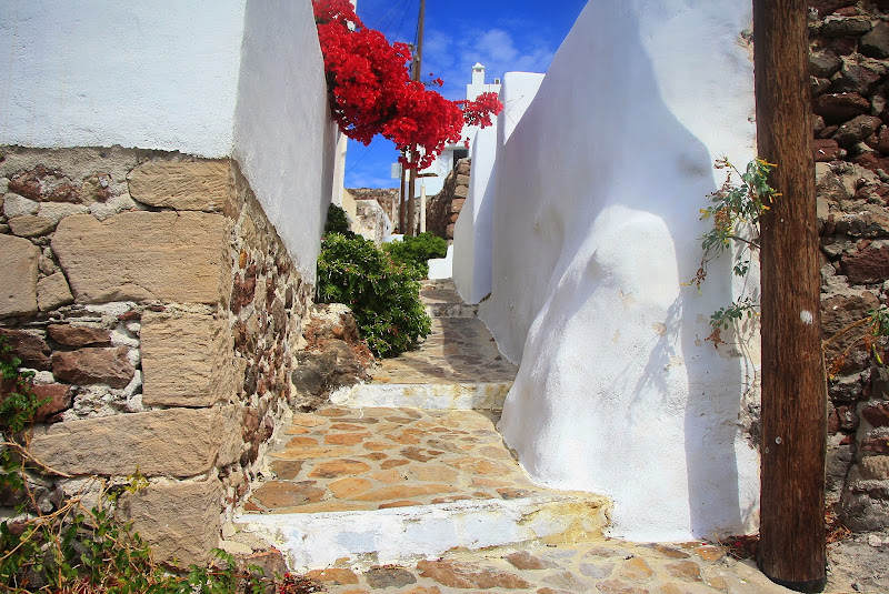 Киклады: Санторини, Милос, Иос, Фолегандрос