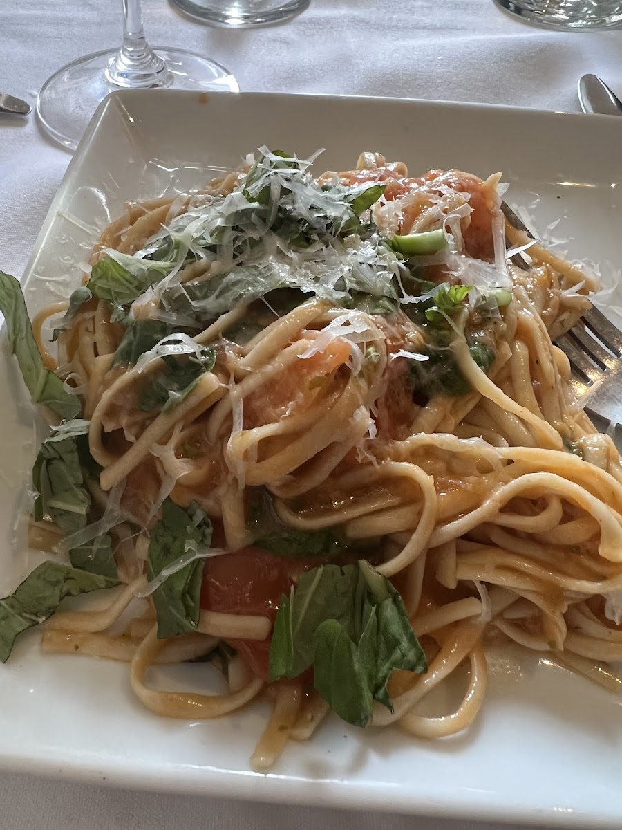 1/2 portion of the Pomodoro Fresco con Linguine (tomatoes sauteed with garlic and spinach