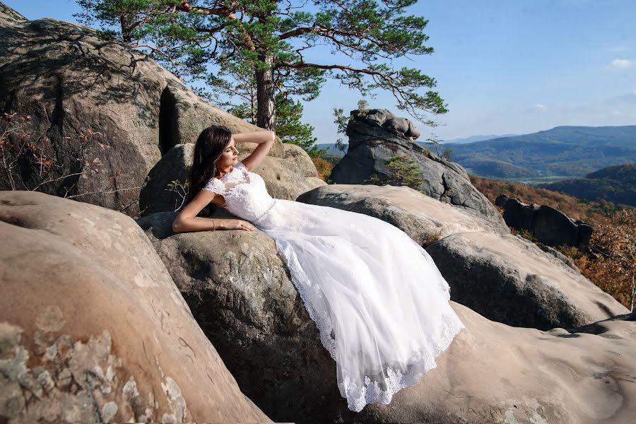 Fotografo di matrimoni Olga Kuzik (olakuzyk). Foto del 10 luglio 2020