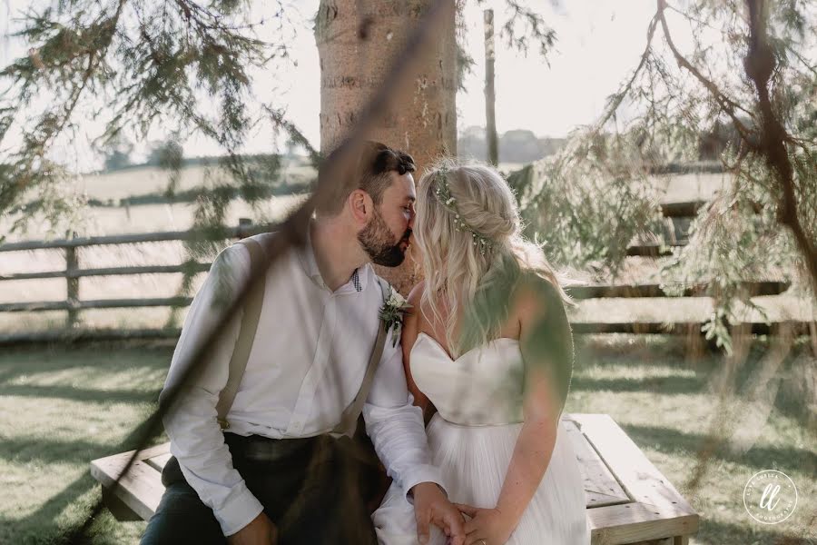 Fotógrafo de casamento Tash Louise Jones (loveluella). Foto de 1 de julho 2019