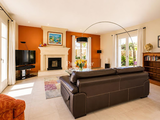 House with pool 4