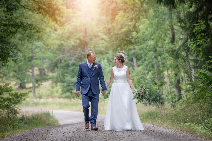 Fotografo di matrimoni Caroline Landin (carolinelandin). Foto del 25 marzo 2019