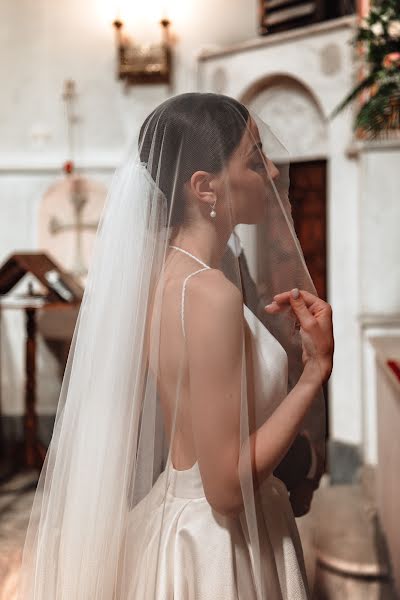 Fotógrafo de casamento Yuliya Manzhosova (juliayalta). Foto de 18 de outubro 2021