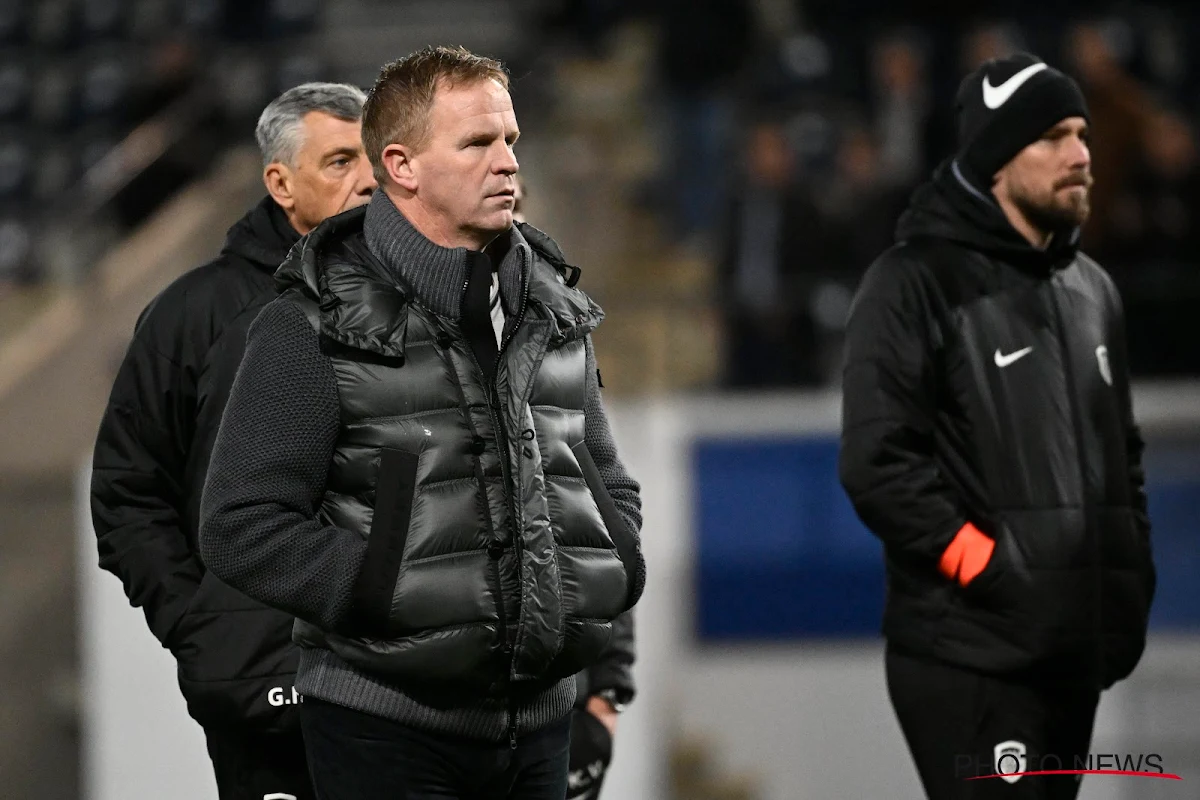 Les supporters de Genk expriment leur mécontentement, Vrancken met la pression à ses joueurs