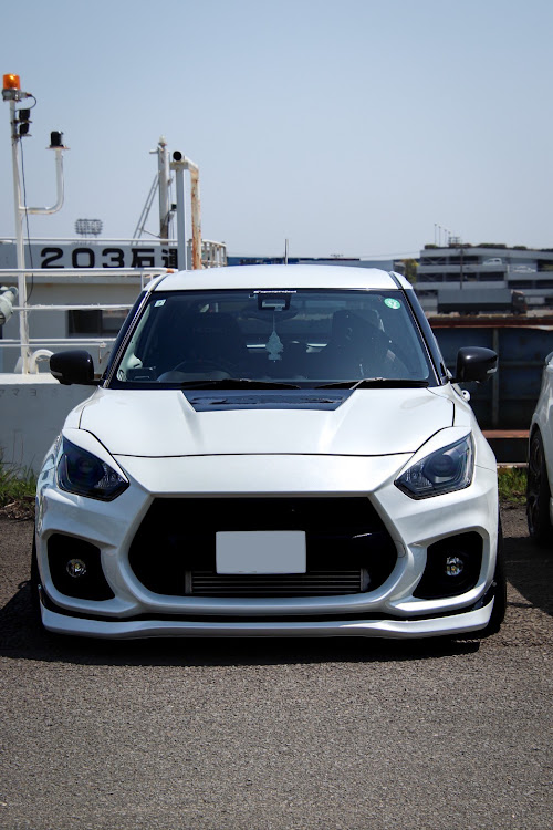 スイフトスポーツのスイフトスポーツZc33s・アドバンレーシングGT BEYOND・typeR・ローリングショット撮影・写真ありがとうございますに関するカスタム事例の投稿画像11枚目