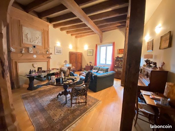 Vente appartement 5 pièces 211 m² à Montbrison (42600), 300 000 €