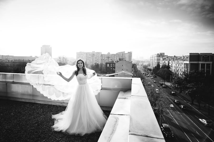 Fotógrafo de casamento Yuliya Scherbakova (jshcherbakova). Foto de 26 de dezembro 2015