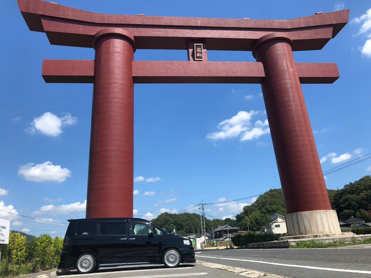 ヴォクシーのC-HR・ドライブに関するカスタム事例の投稿画像1枚目